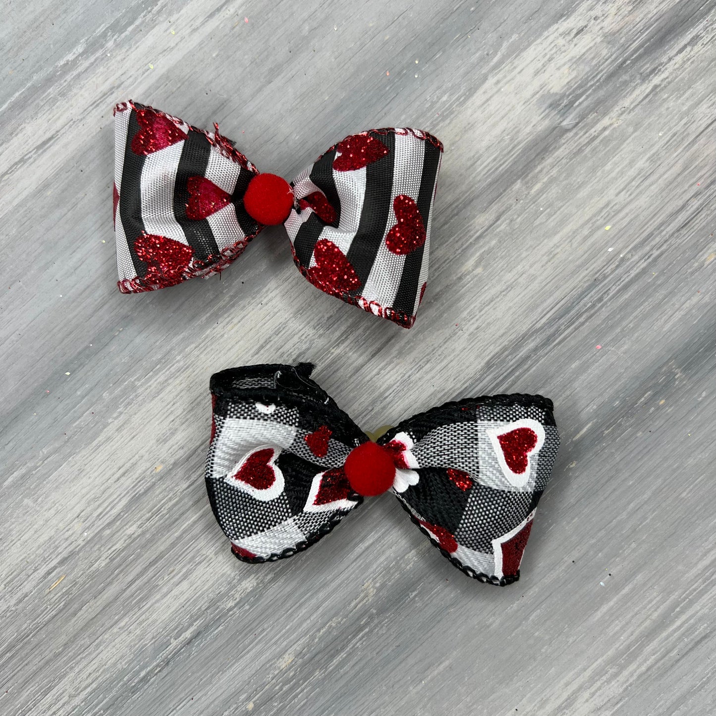 Sassy Valentine - Classic - 8 Medium Bows